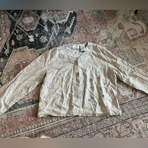 Vintage Linen Buttoned Jacket with Floral Embroidery and Lace Hem